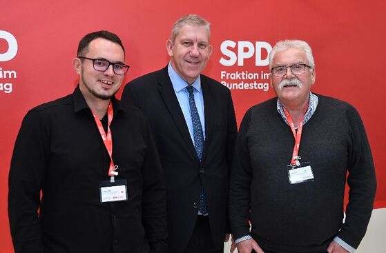 Patrick Weiß (li), Personalrat Uni Bamberg, und Hans Wolff (re.), SPD-AG AfA